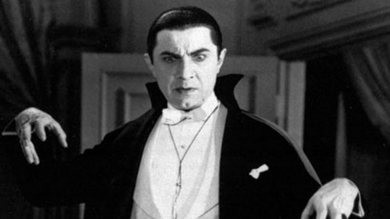 บลูมเฮาส์เตรียมสร้าง Dracula เป็นการตีความหมายให้กับ Universal